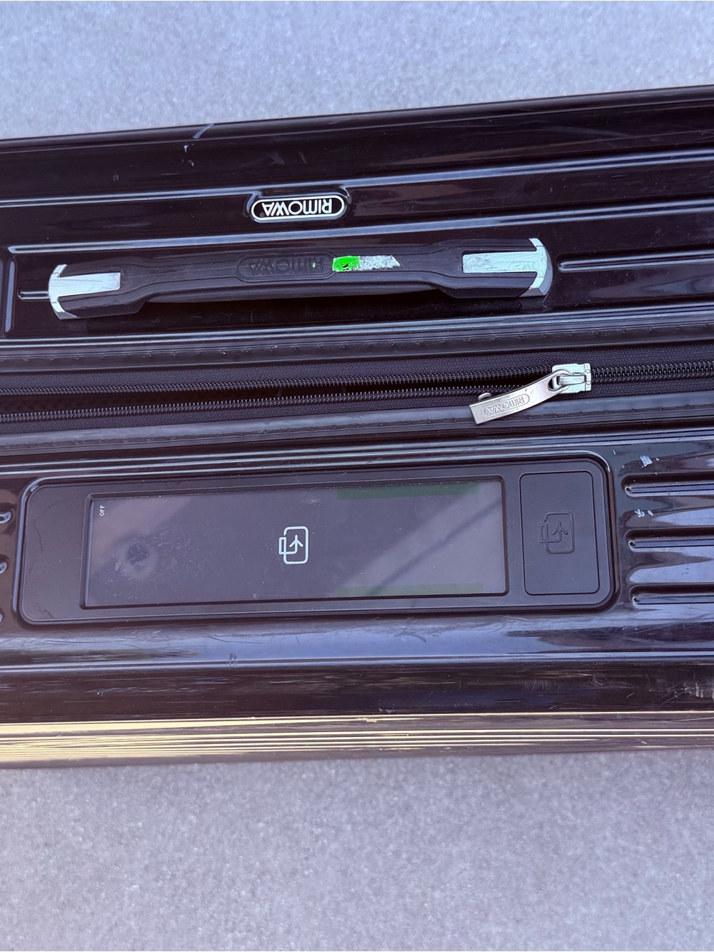RIMOWA Black Ribbed Hard-Shell Carry-On - Picture 15 of 16
